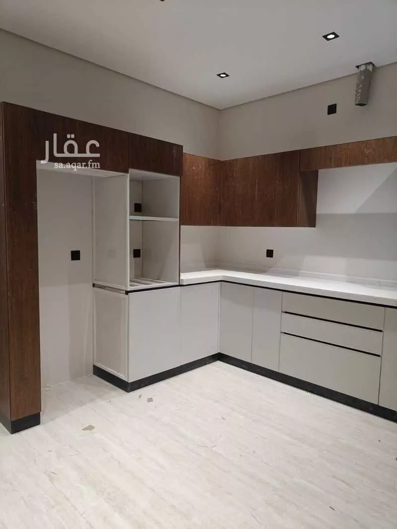 4 bedroom floor in Al Malaz 6
