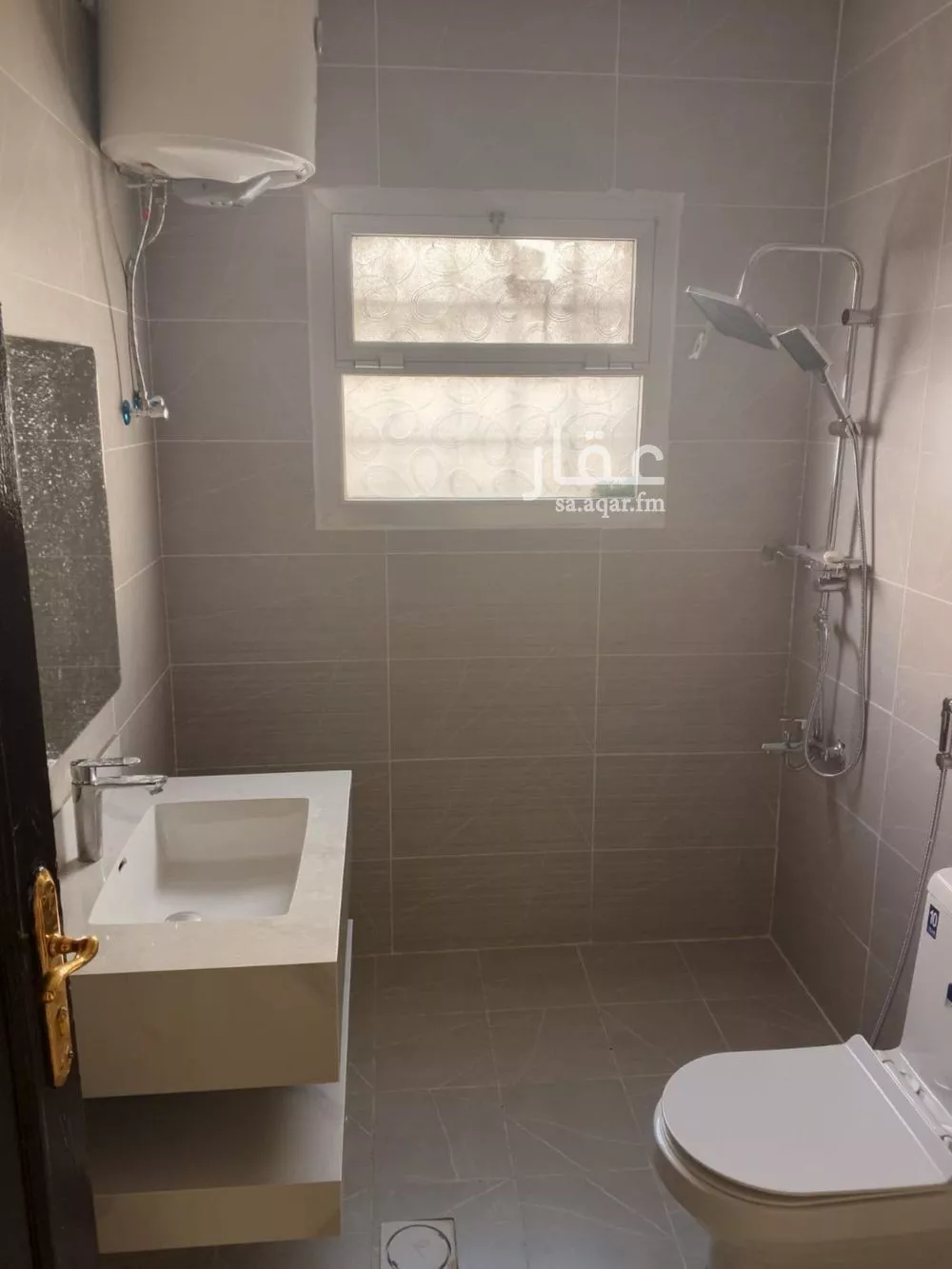 4 bedroom floor in King Fahd 9