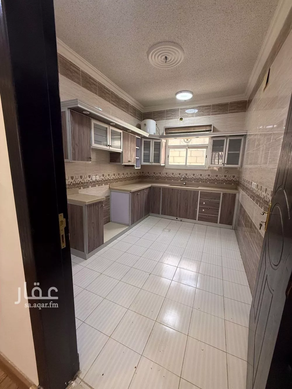 3 bedroom floor in Al Munsiyah 6