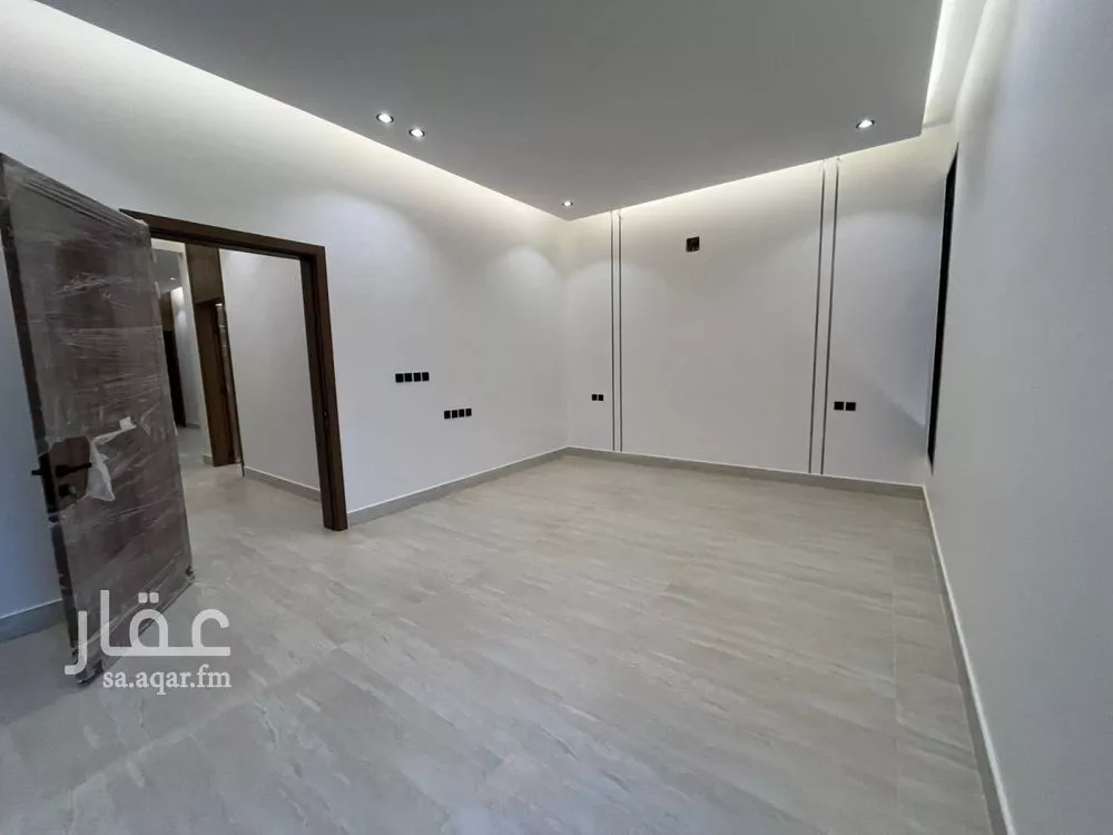 5 bedroom villa in Al Mahdiyyah 23