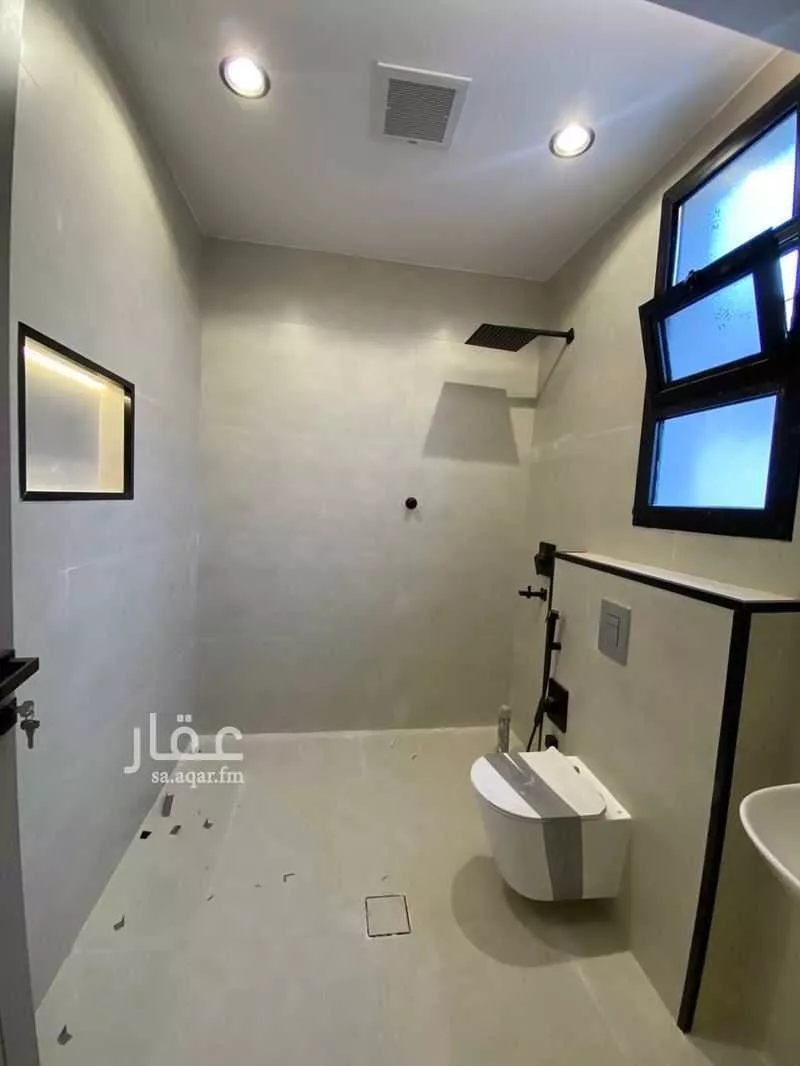 فيلا 4 غرف في الروضة 7