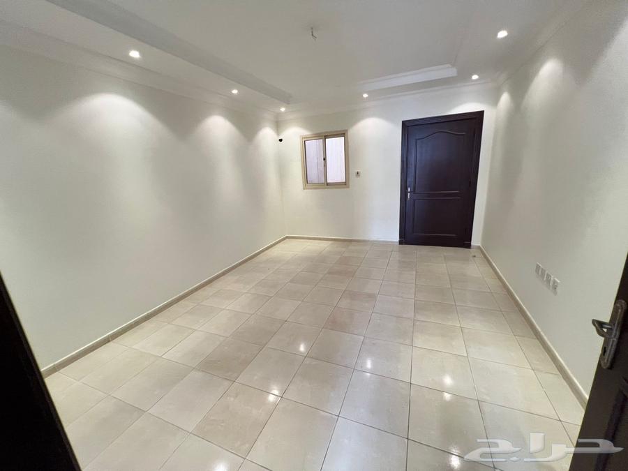 5 bedroom villa in King Faisal 8
