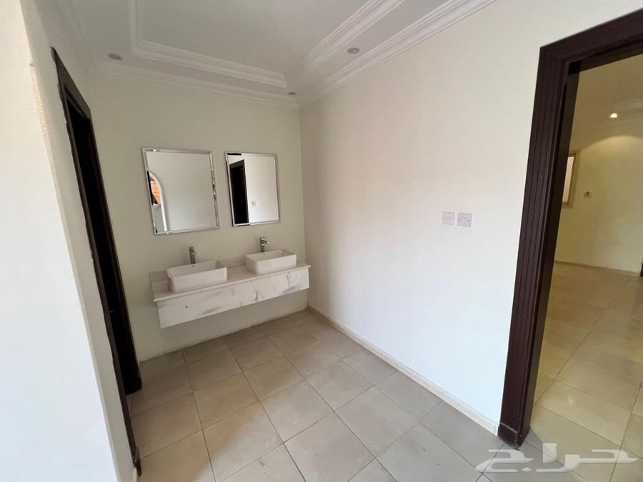 5 bedroom villa in King Faisal 10