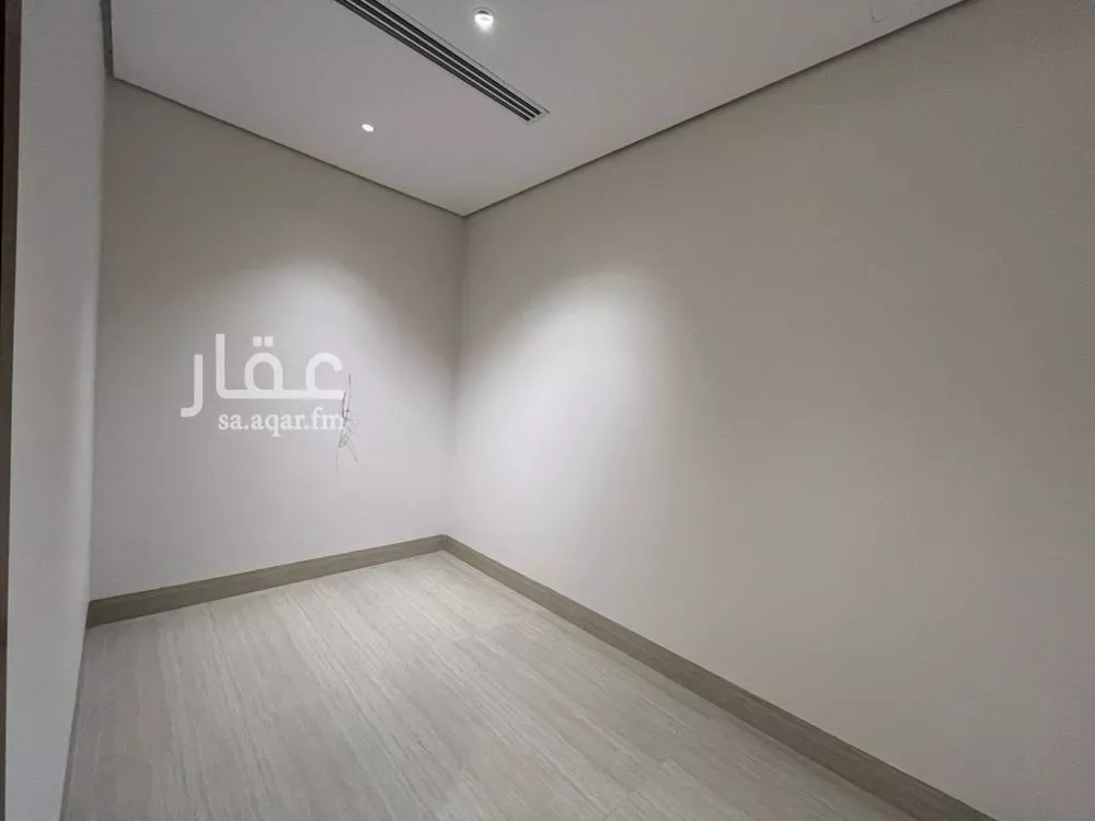 5 bedroom villa in Al Mahdiyyah 17
