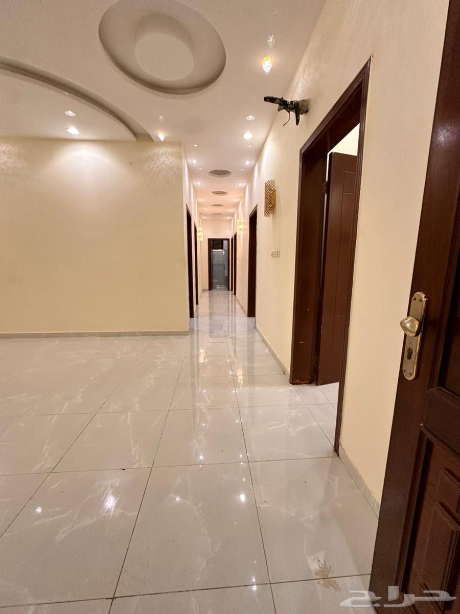 4 bedroom apartment in Muraykh 9