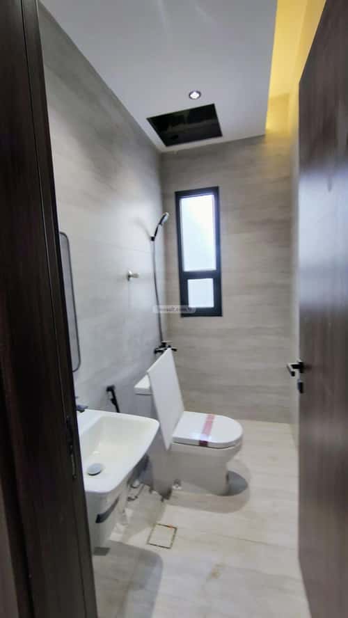6 bedroom apartment in Al Maizilah 6