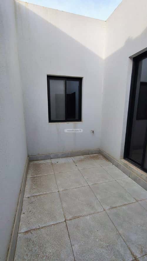 6 bedroom apartment in Al Maizilah 2