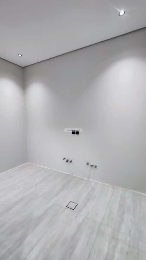 6 bedroom apartment in Al Maizilah 7