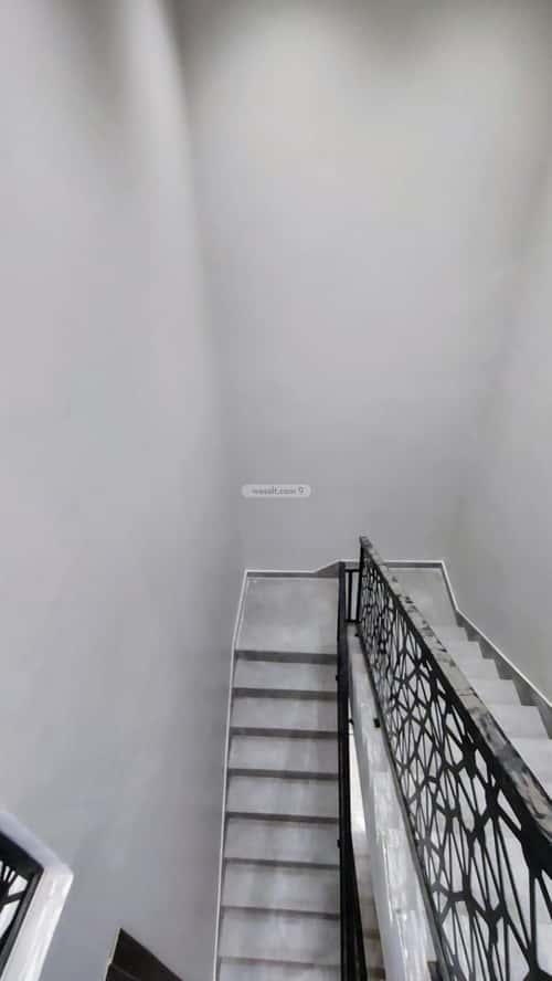 6 bedroom apartment in Al Maizilah 4