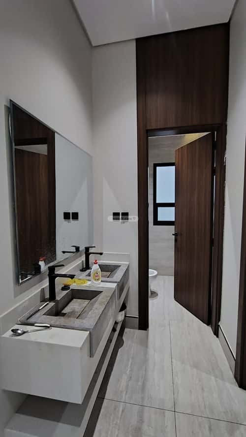 6 bedroom apartment in Al Maizilah 9