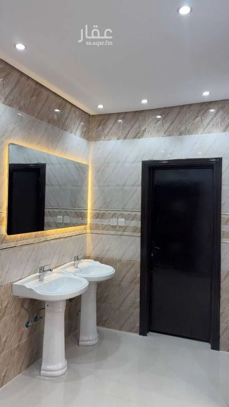 3 bedroom floor in Dhahrat Laban 11