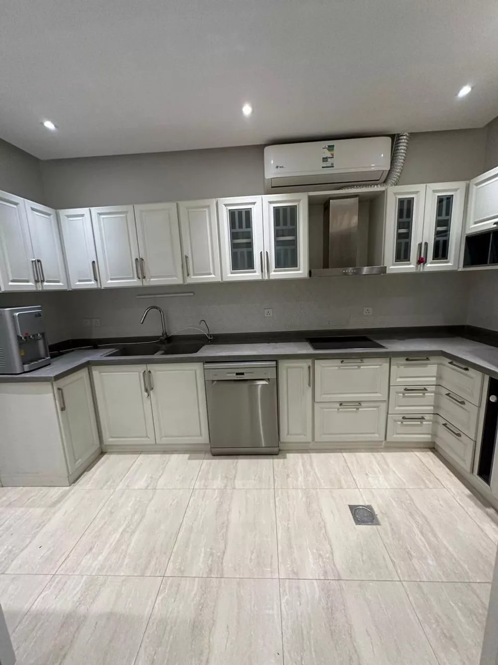 3 bedroom apartment in Al Yasmin 16