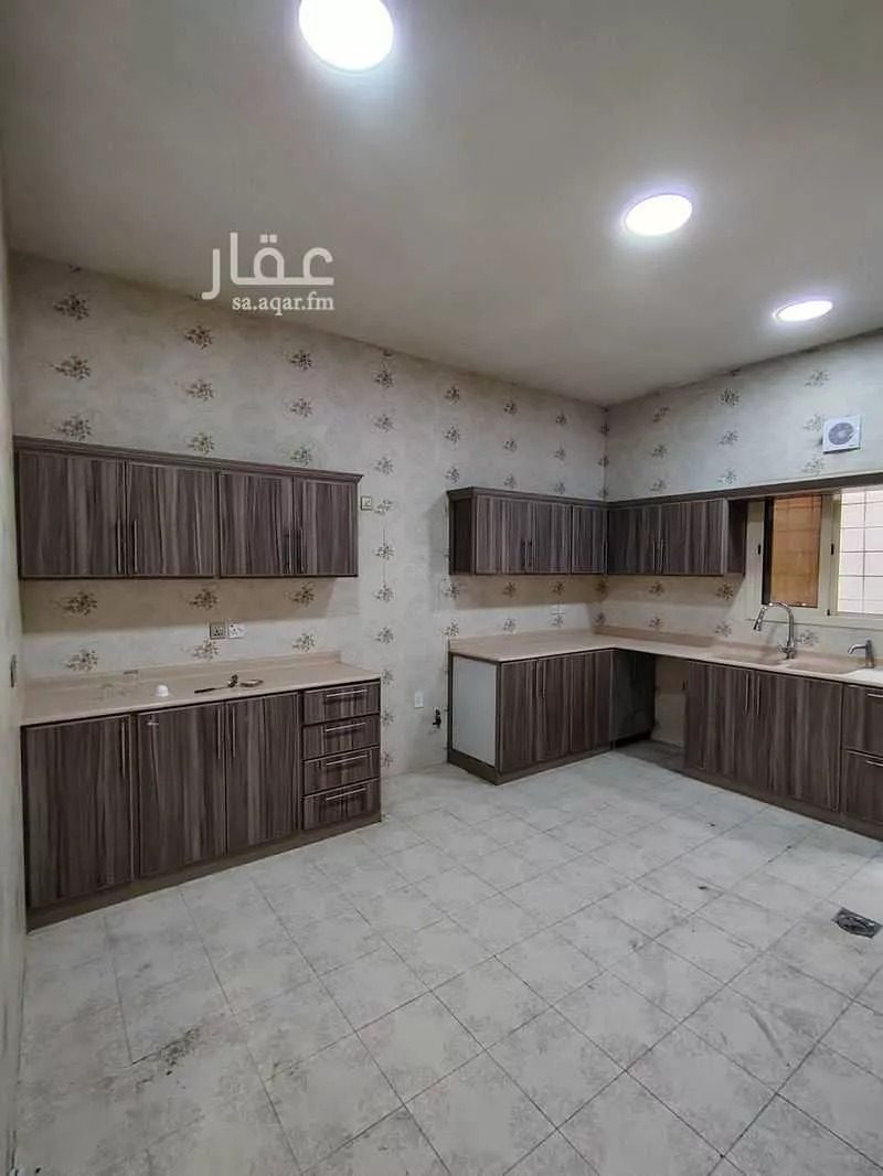 4 bedroom apartment in Ash Shulah 13
