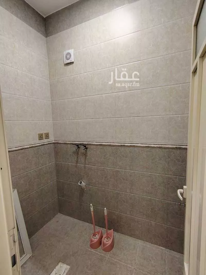 4 bedroom apartment in Ash Shulah 6