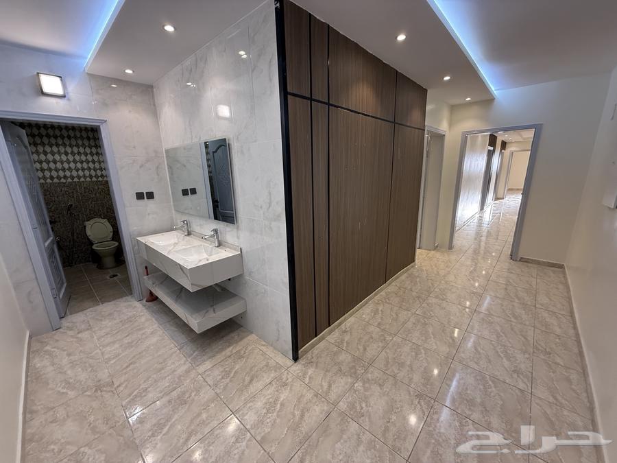 6 bedroom apartment in Wali Al Ahd 18