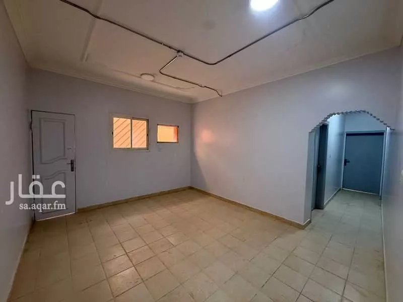 720 sqm building in Ad Dar Al Baida 4