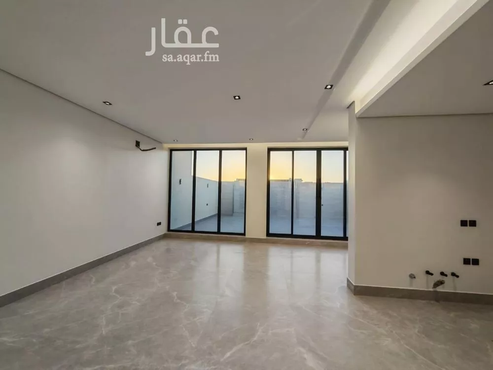 5 bedroom villa in Al Yasmin 15