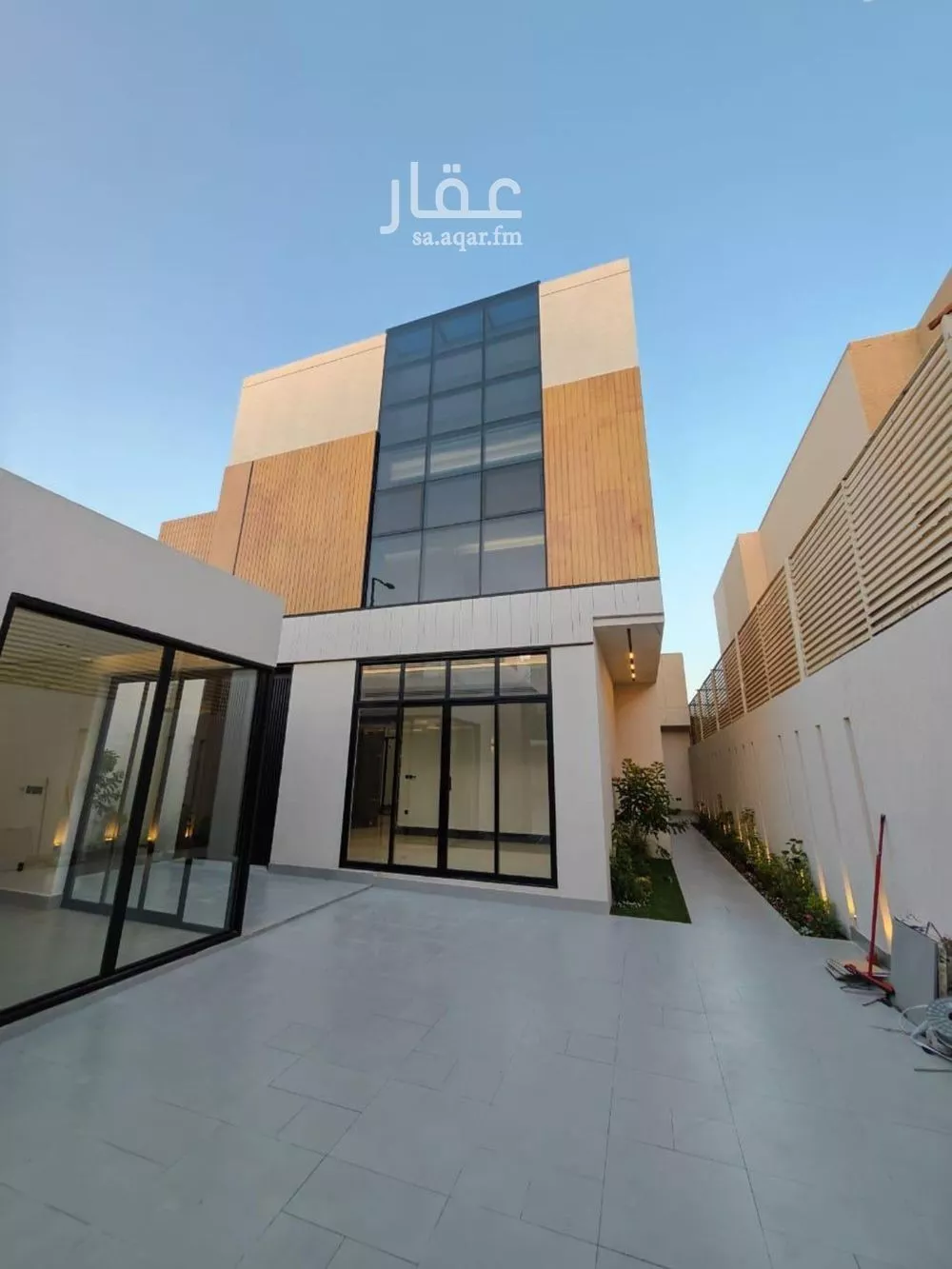 5 bedroom villa in Al Yasmin 12
