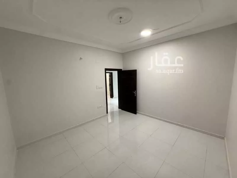 5 bedroom apartment in Al Awali 4