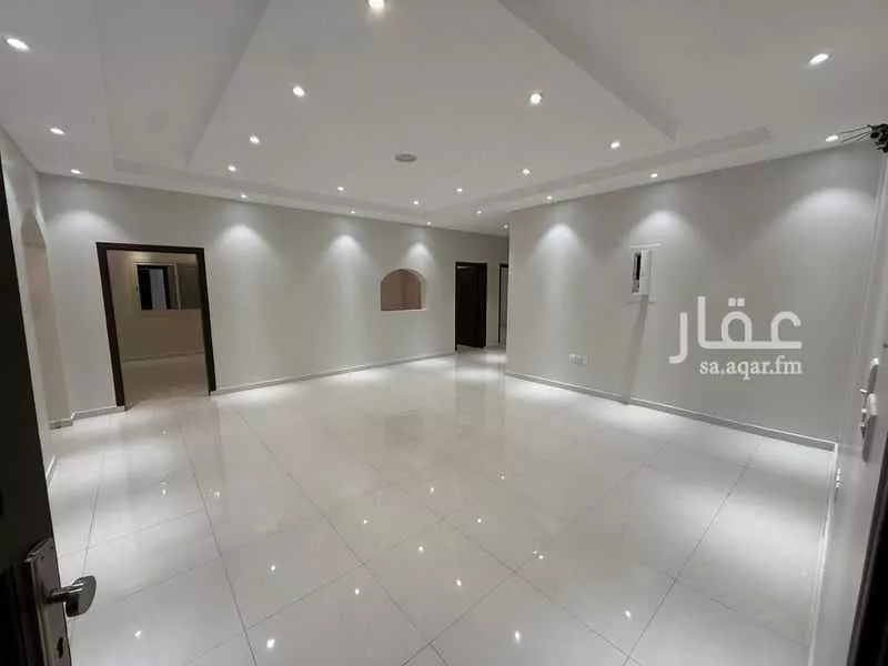 5 bedroom apartment in Al Awali 12