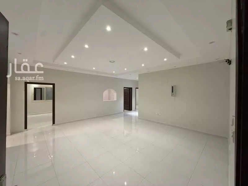 5 bedroom apartment in Al Awali 6