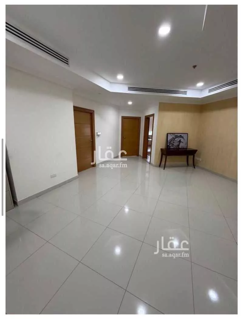 4643 sqm office in Al Olaya 3
