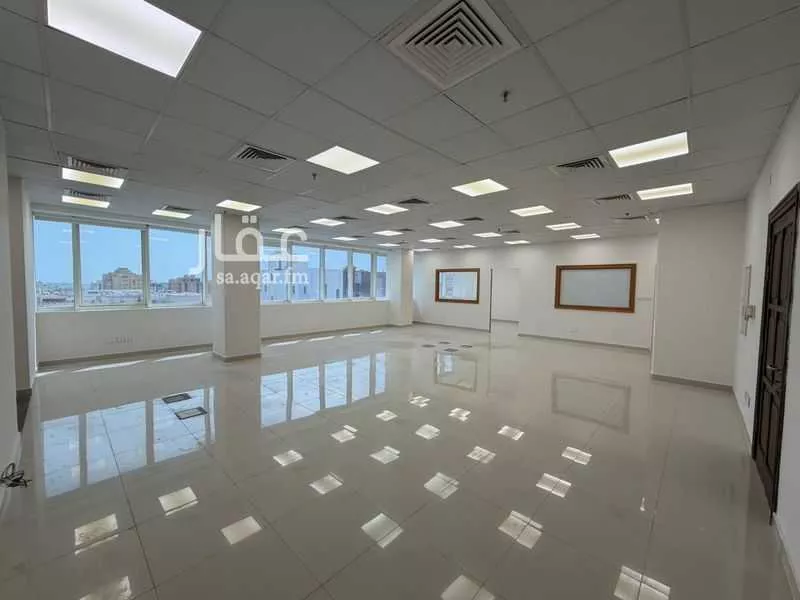 4643 sqm office in Al Olaya 4