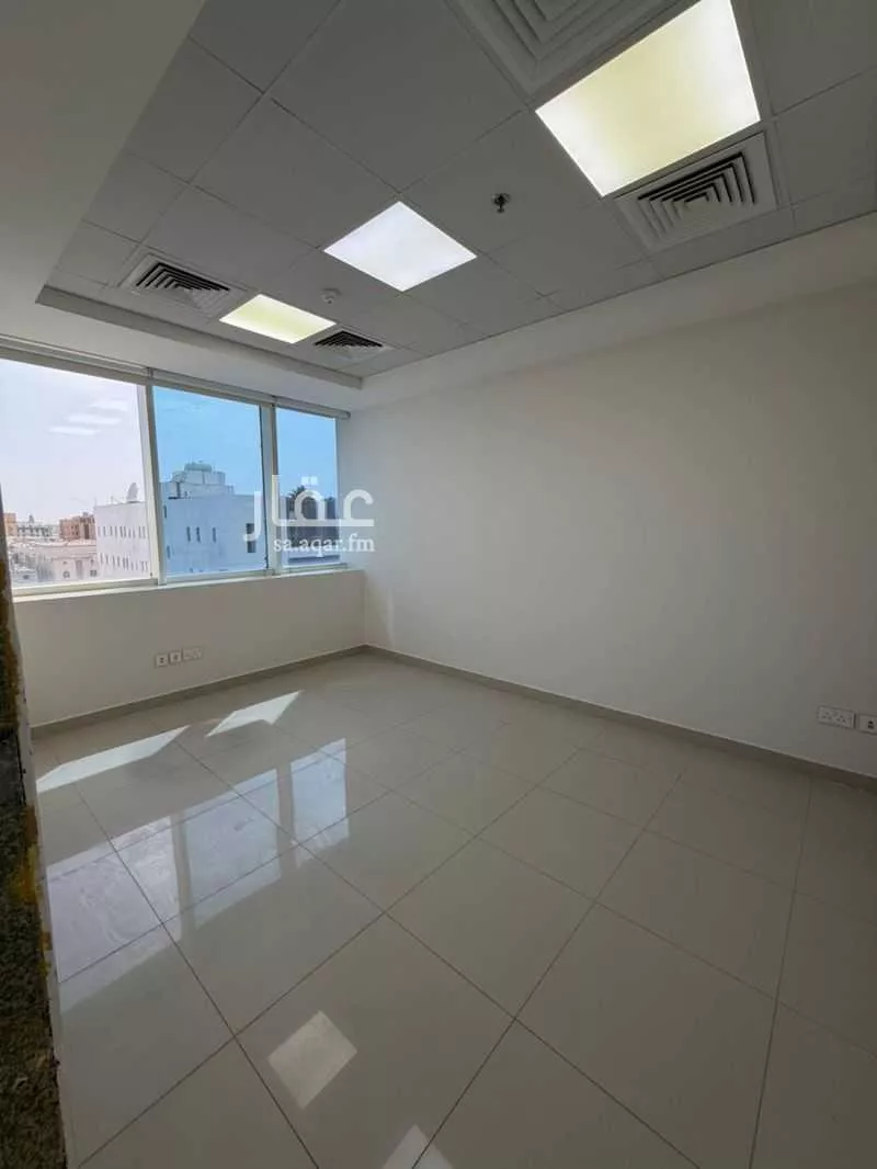 4643 sqm office in Al Olaya 5