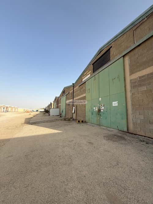 warehouse in Al Marwa 3
