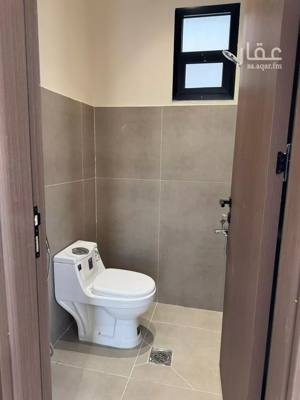 3 bedroom floor in Al Maizilah 4