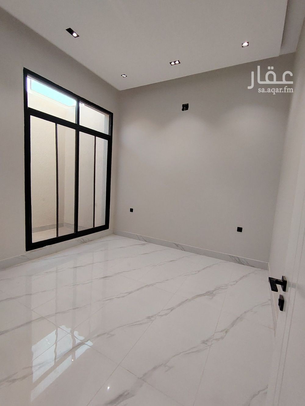 4 bedroom floor in Dhahrat Namar 8