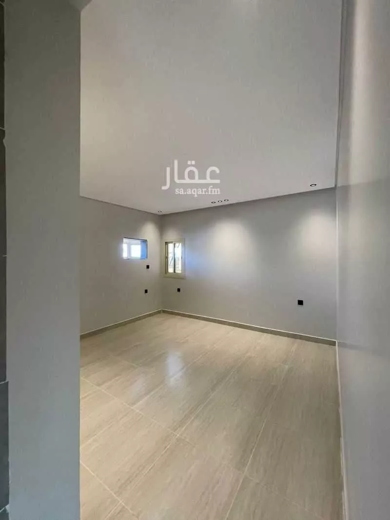 عمارة 198 م² في الملك فهد 10