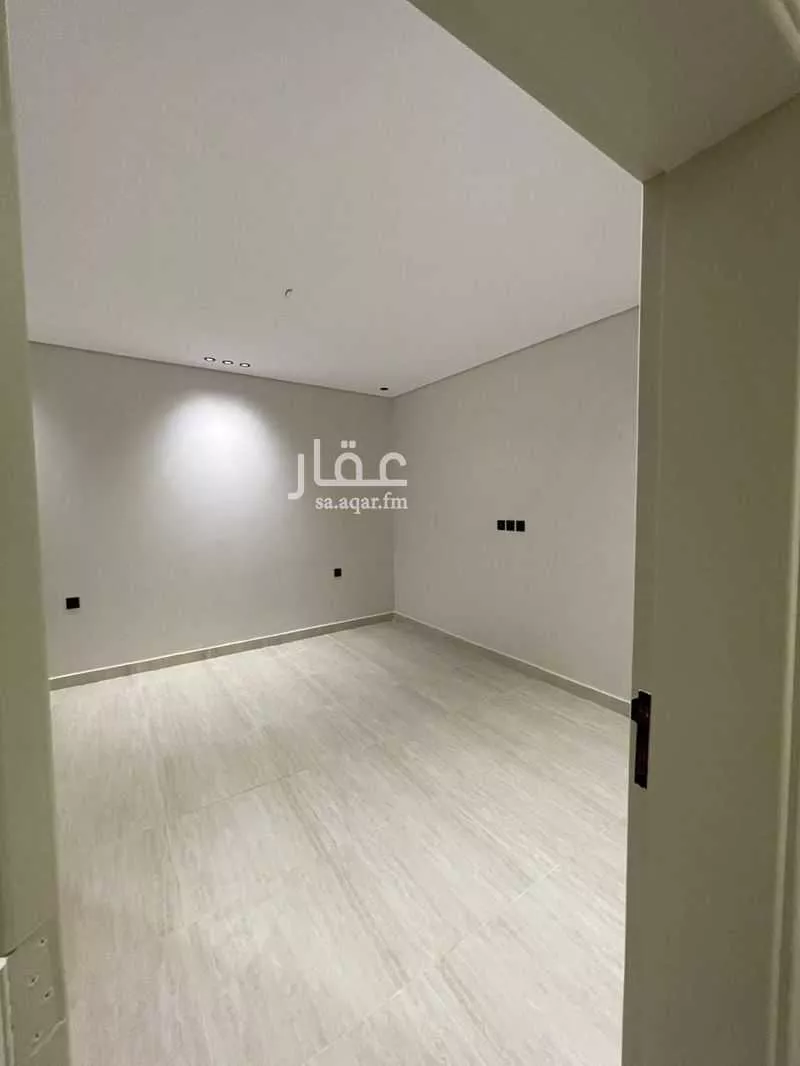 عمارة 198 م² في الملك فهد 14