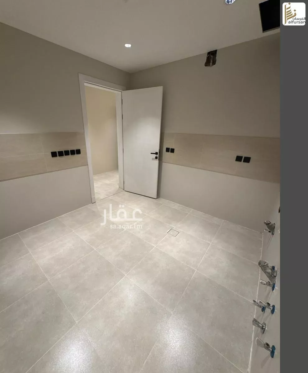 3 bedroom floor in Dahiat Namar 4