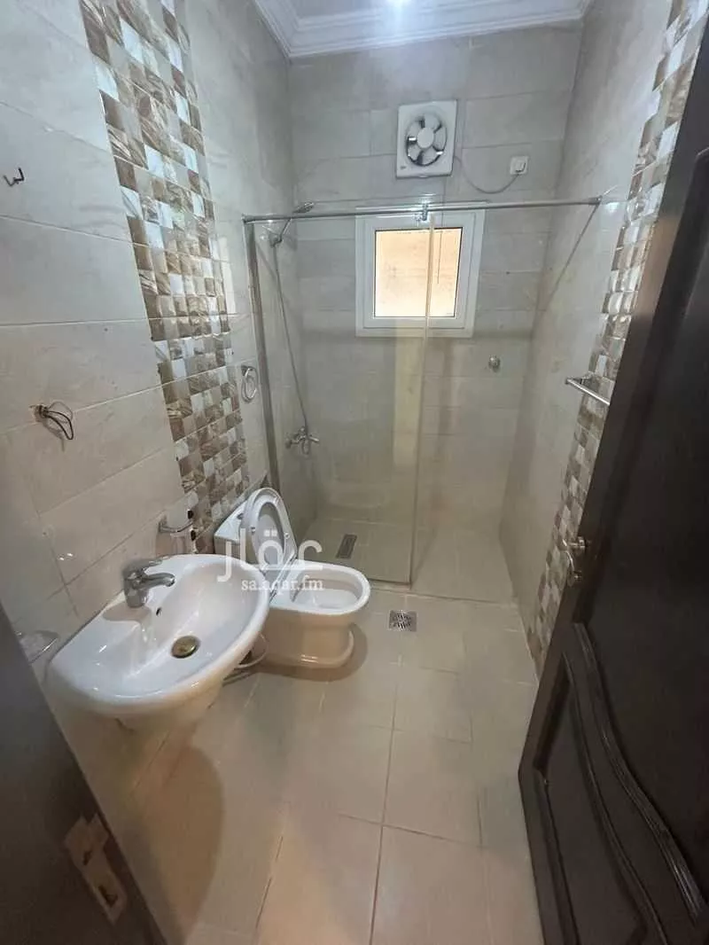 3 bedroom apartment in Al Sharafiyah, Jeddah 4
