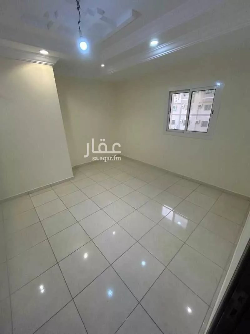3 bedroom apartment in Al Sharafiyah, Jeddah 6