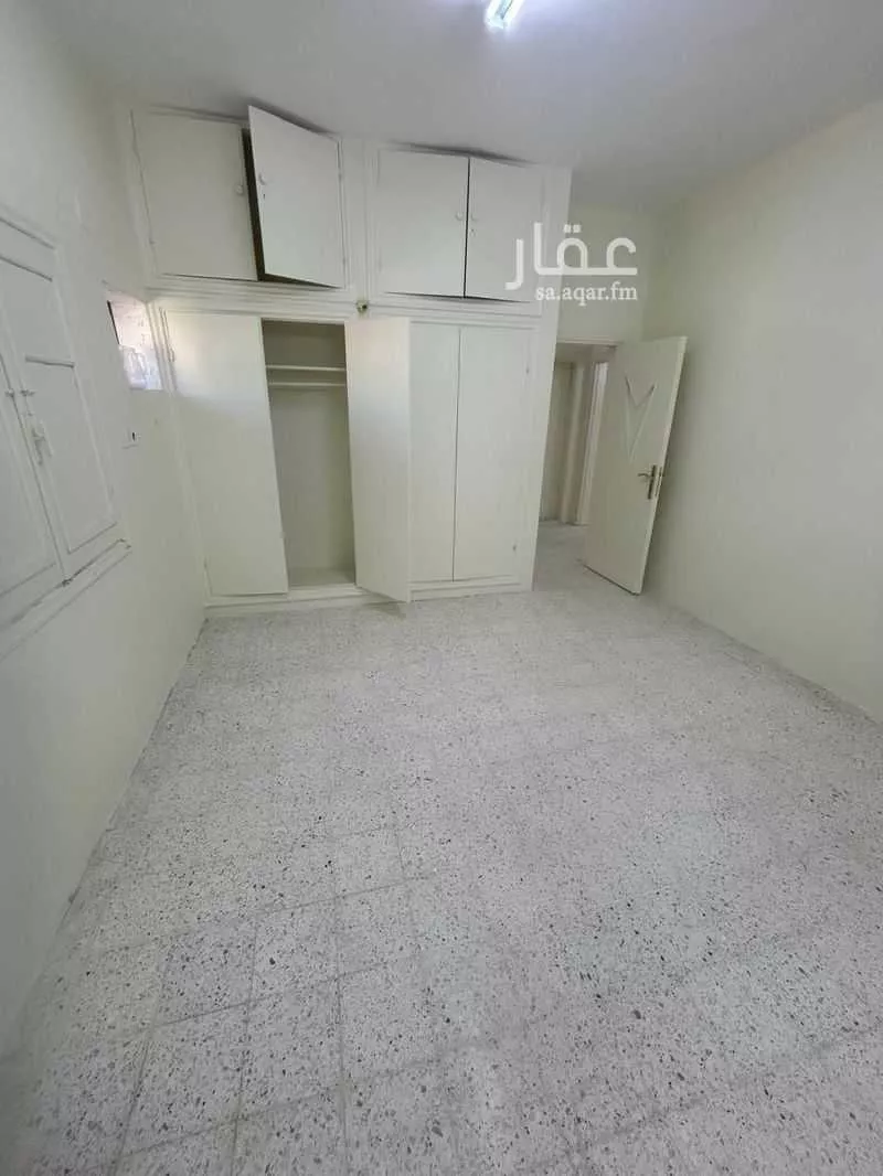 4 bedroom apartment in Al Sharafiyah, Jeddah 9