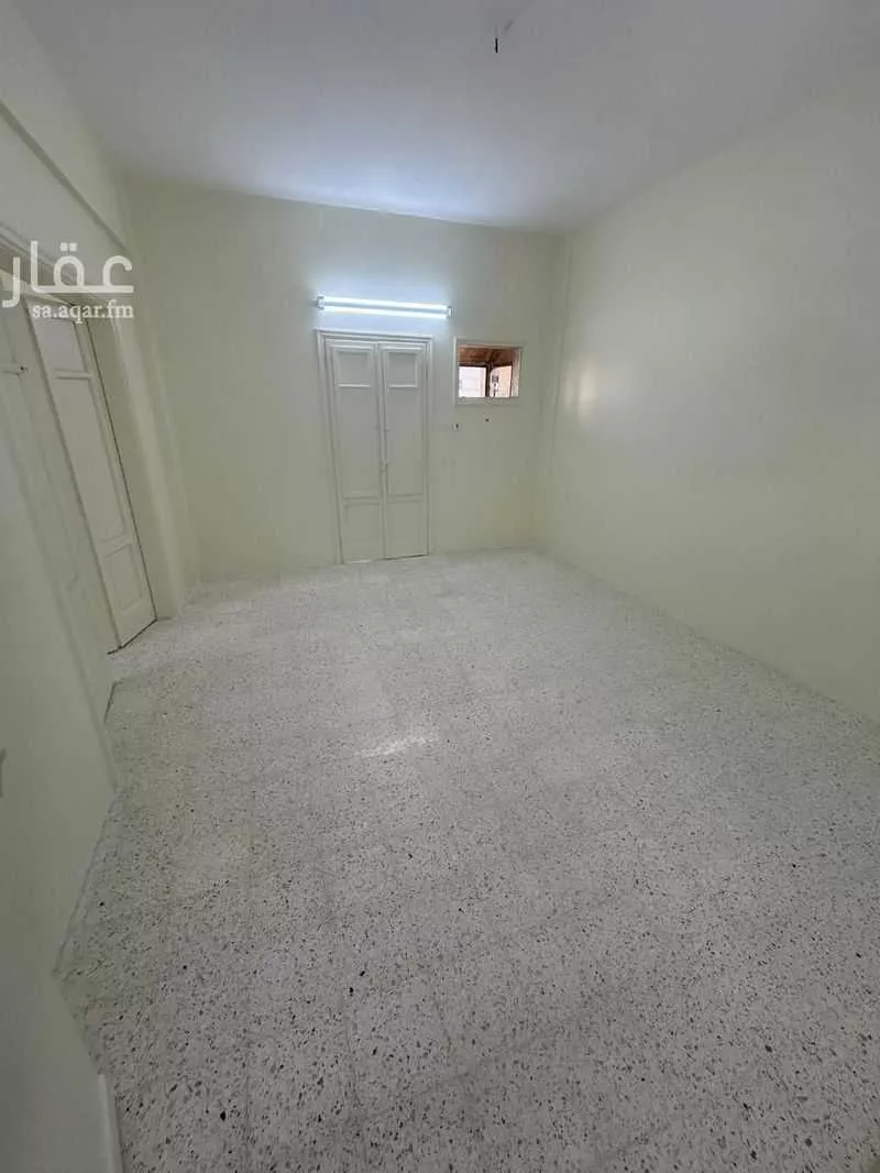 4 bedroom apartment in Al Sharafiyah, Jeddah 15