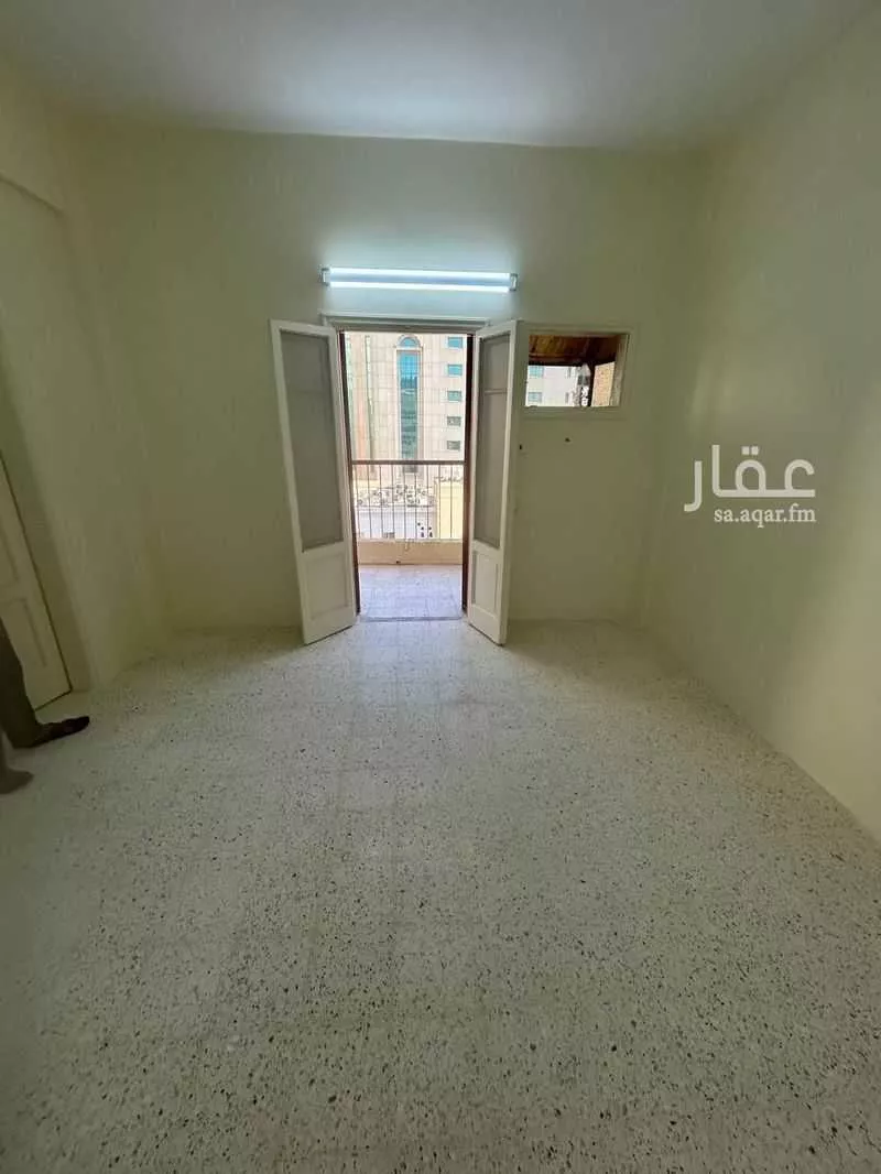 4 bedroom apartment in Al Sharafiyah, Jeddah 11