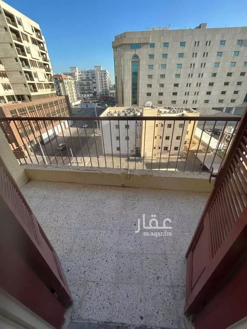 4 bedroom apartment in Al Sharafiyah, Jeddah 12
