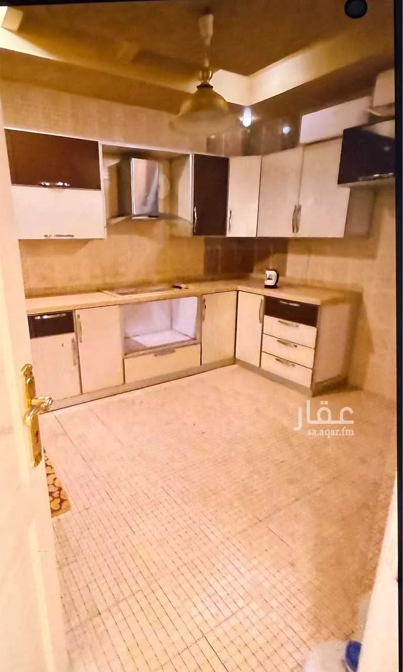 4 bedroom apartment in Prince Abdulmajeed, Jeddah 4