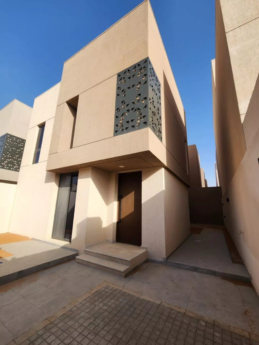 5 bedroom villa in Al Narjis 2