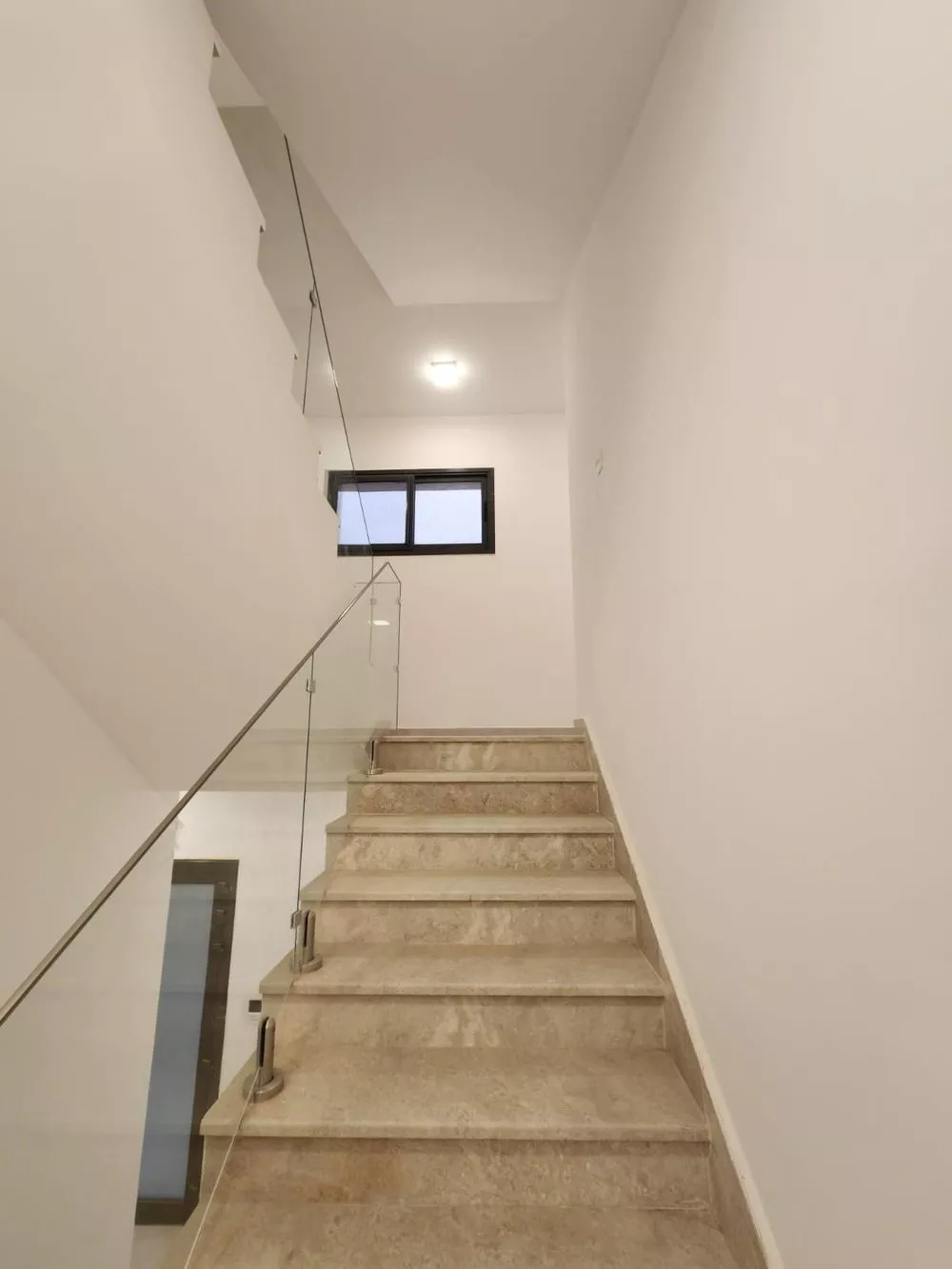 5 bedroom villa in Al Narjis 8
