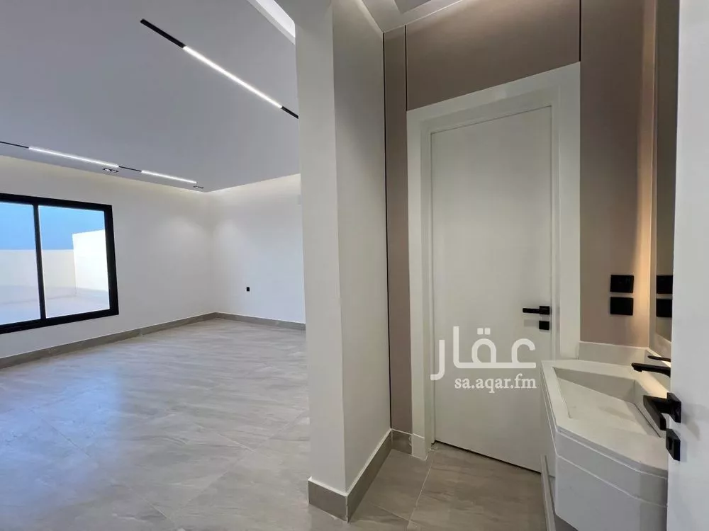 5 bedroom apartment in Riyadh 10