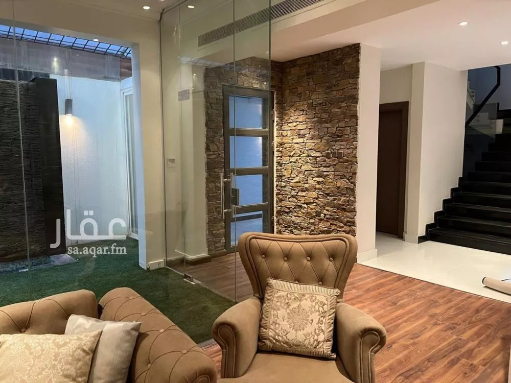 6 bedroom villa in Al Safarat, Riyadh 16