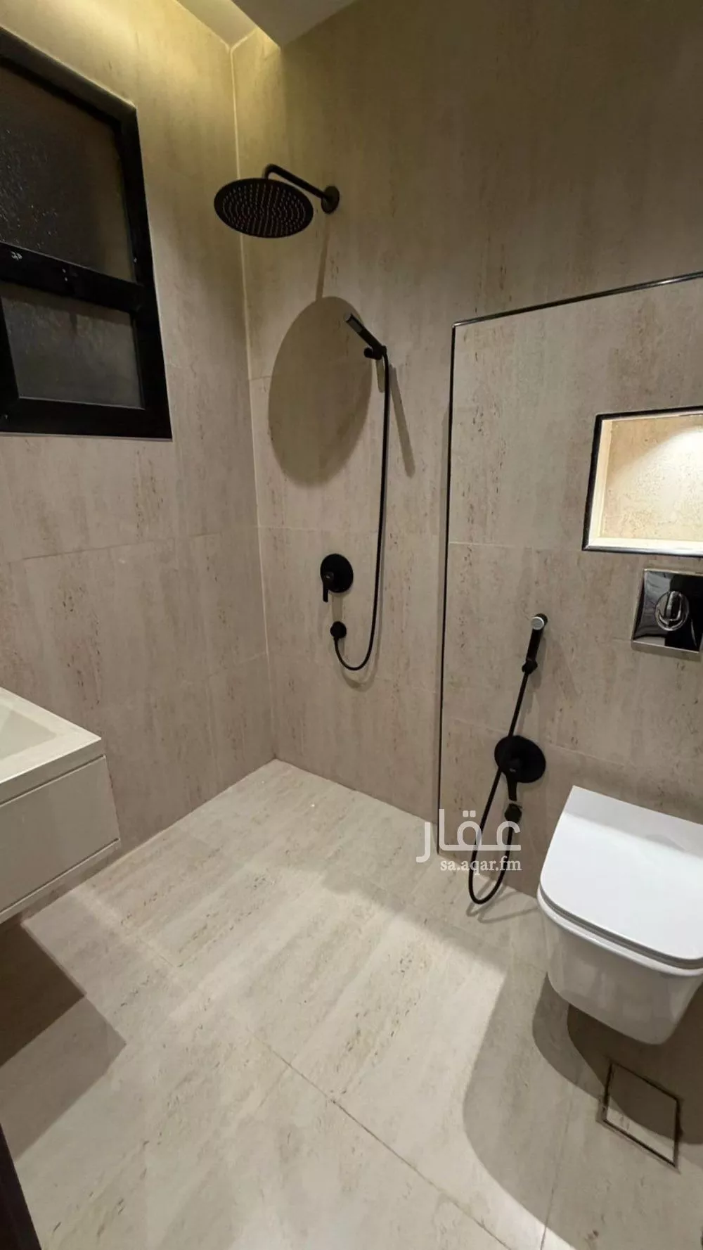 4 bedroom apartment in Al Rimal 9