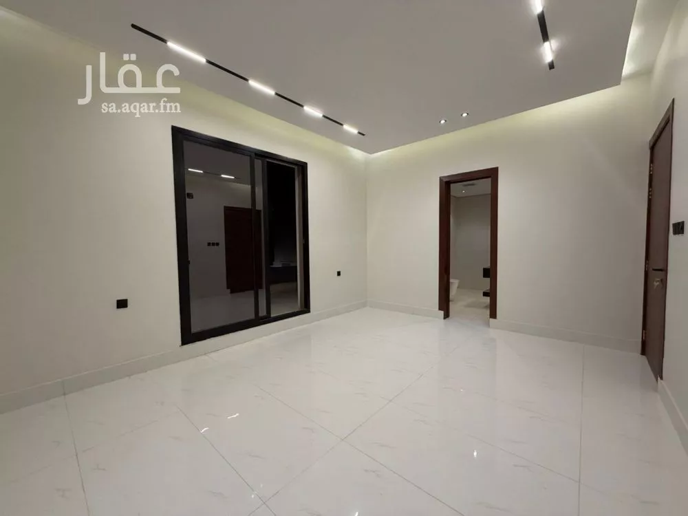 9 bedroom villa in Al Rimal 18