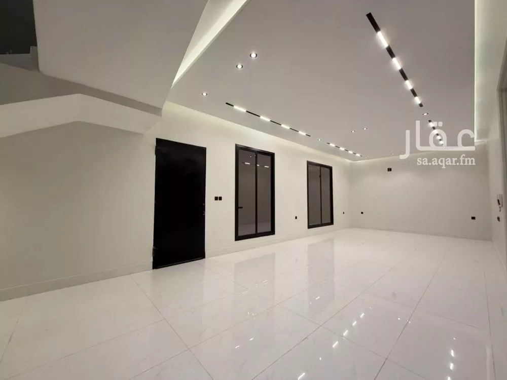 9 bedroom villa in Al Rimal 9