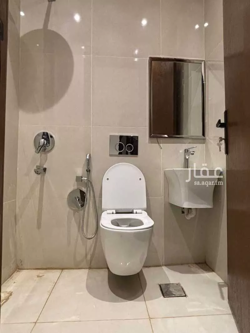 4 bedroom apartment in Al Yarmouk, Riyadh 5