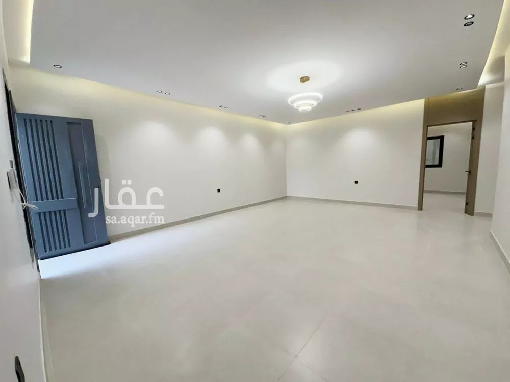 5 bedroom floor in Tuwaiq 8